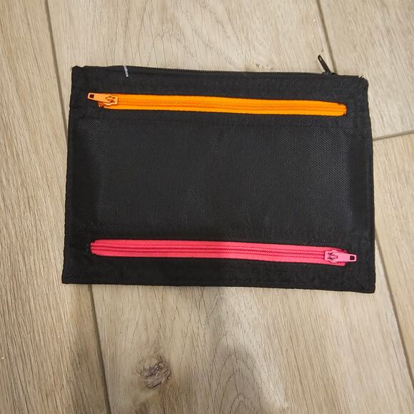 NWOT Baggallini Zip Pouch - Picture 1 of 2